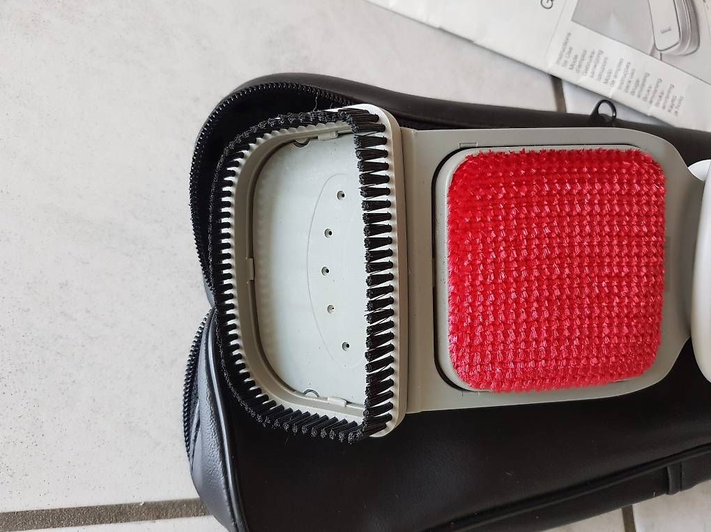 Appendiabiti: Rowenta elektr.Kleiderbügelbürste – Usato da Sarnen venduto da monfur 2