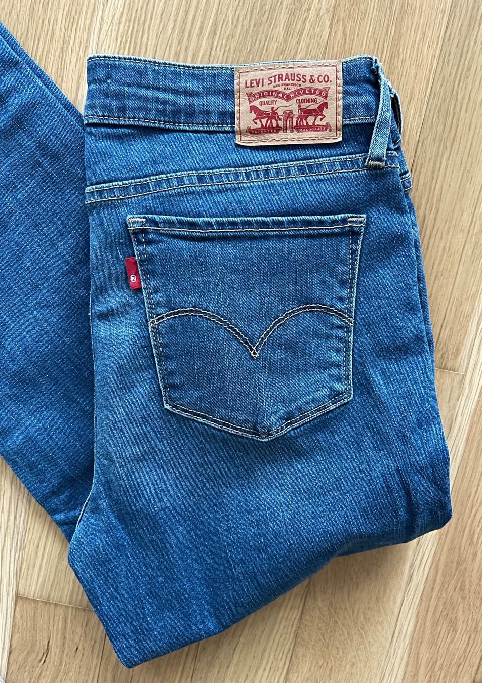 Levi's Jeans: Levi Strauss Damen Jeans – Usato da Steffisburg venduto da Maratsch 1