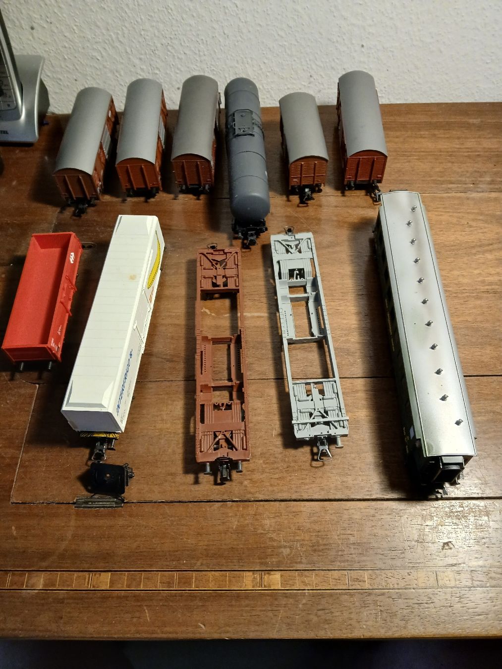 Roco Modellini di ferrovie: Modelleisenbahn Waggons Konvolut bespielt  – Usato da Luterbach venduto da trixexpresso 4