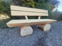 Holzbank
