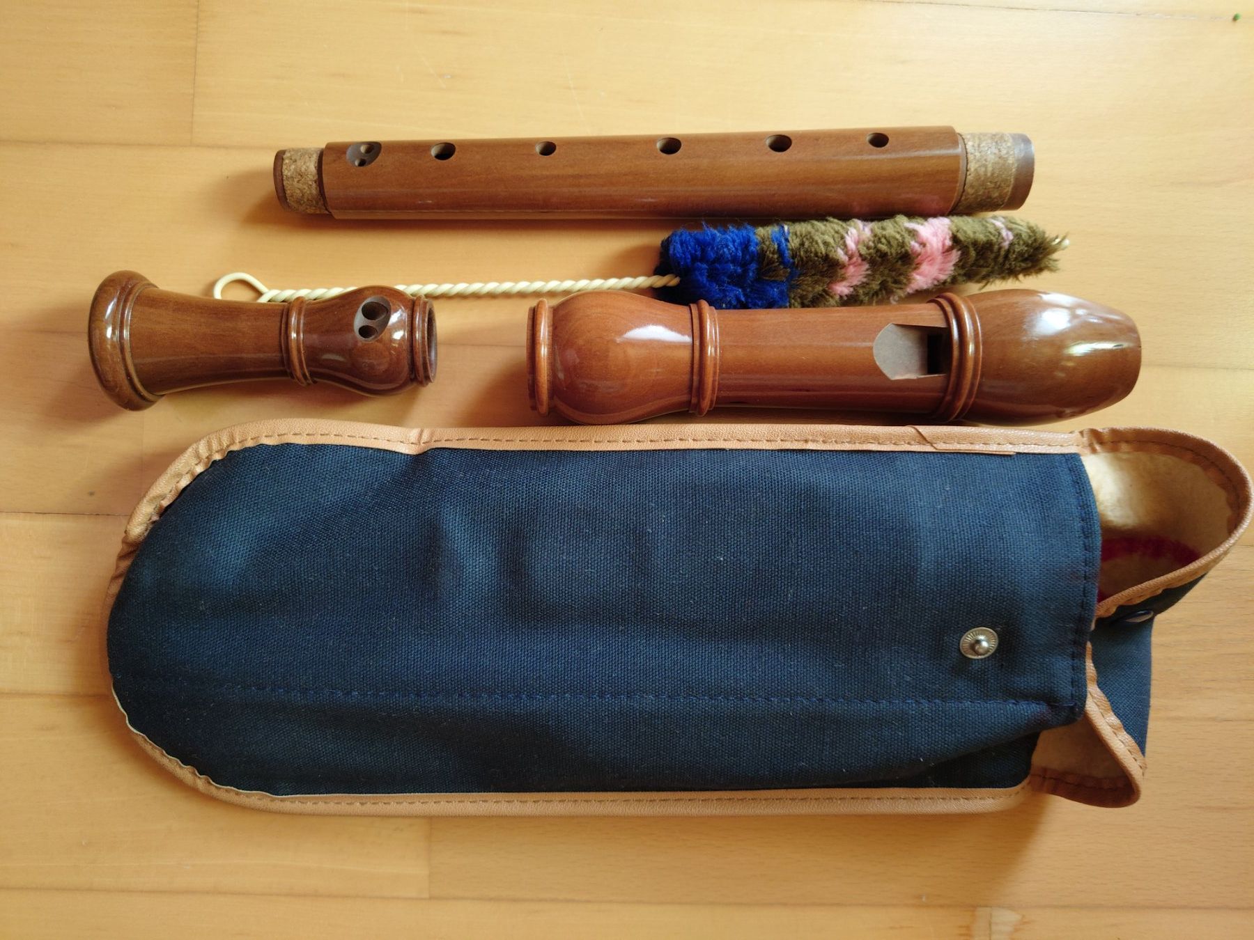Musikinstrumente: Altflöte Holz mit Noten – Gebraucht aus Winterberg ZH von Laliv
