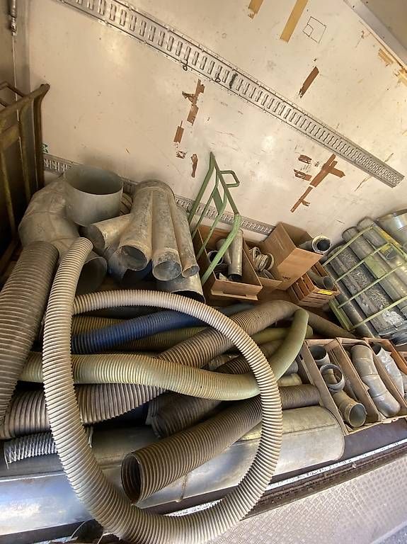 Toutes les machines: Tuyaux ventilation pour copeaux menuiserie  – D'occasion à Les Vieux-Prés par PX132 2