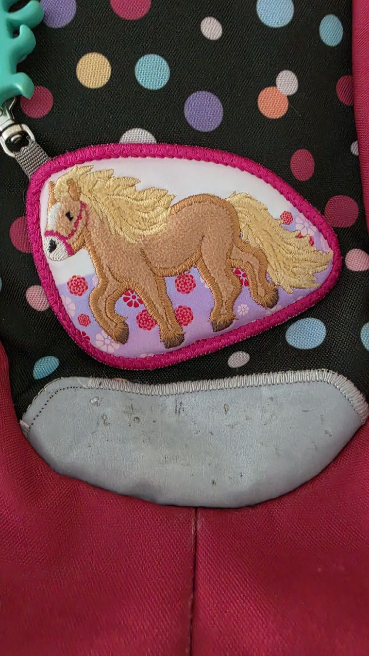 Kindertaschen: Kinderrucksack Step by Step Punkte Pferde Motiv gebraucht – Gebraucht aus Rupperswil von Franci_buerge93 1