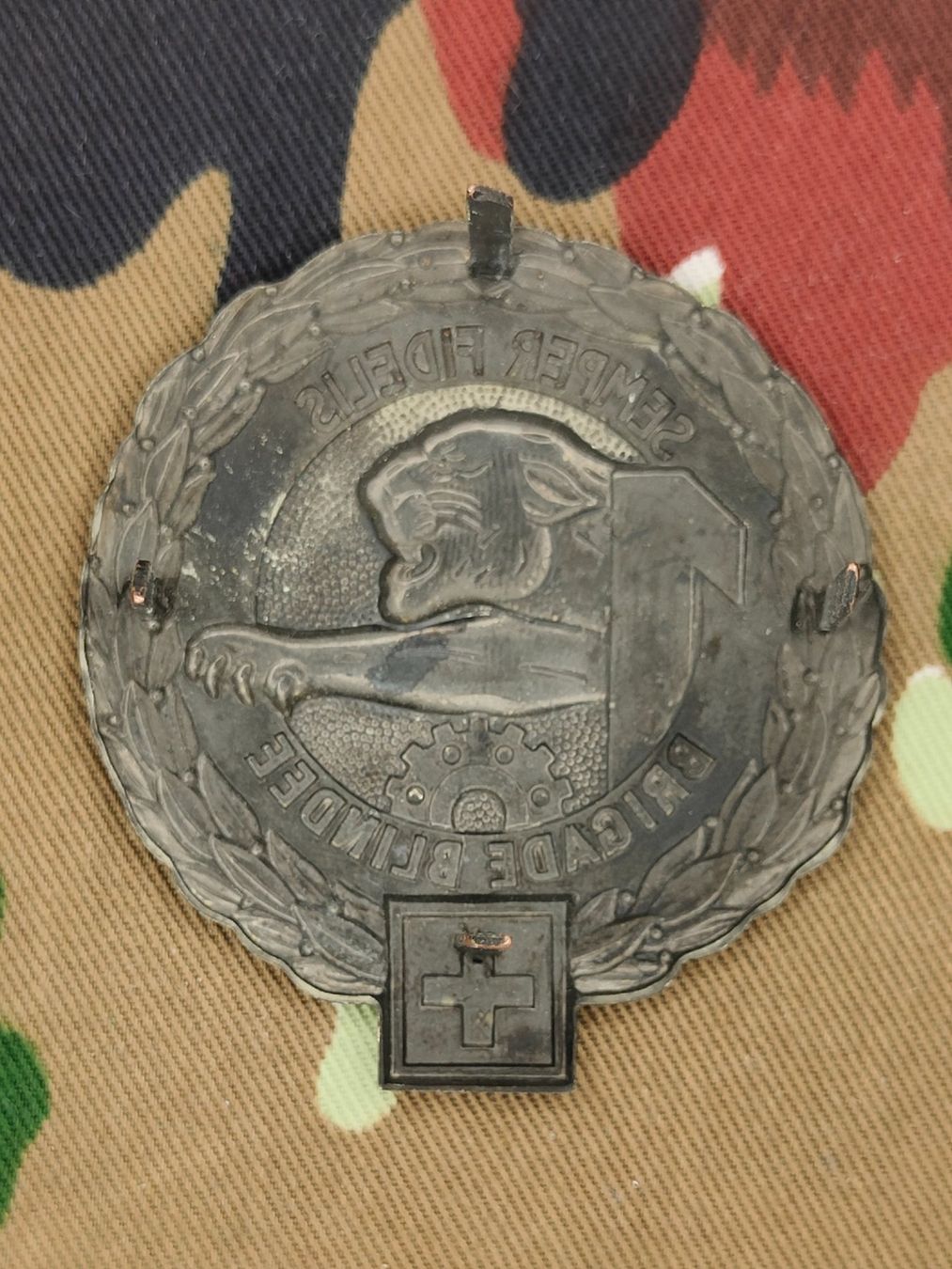 Schweizer Armee Placchette & Badge: Béretemblem BRIGADE BLINDÉE 1, Variante 3, neu – Usato da Bauma venduto da SwissMilitaria 1