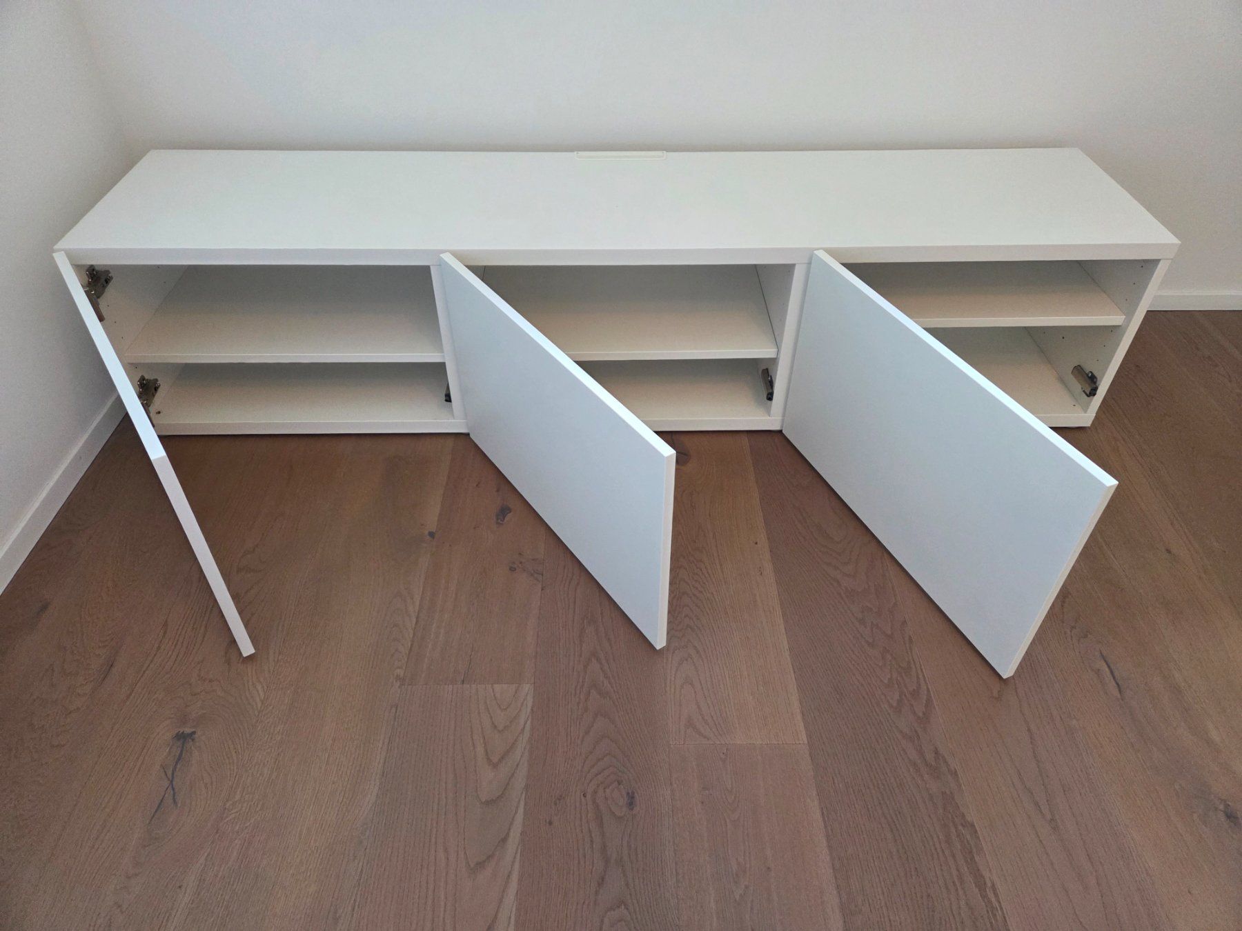 Meubles TV: Weisses Sideboard für TV oder sonstiges – D'occasion à Stetten SH par ExtremMIB 1