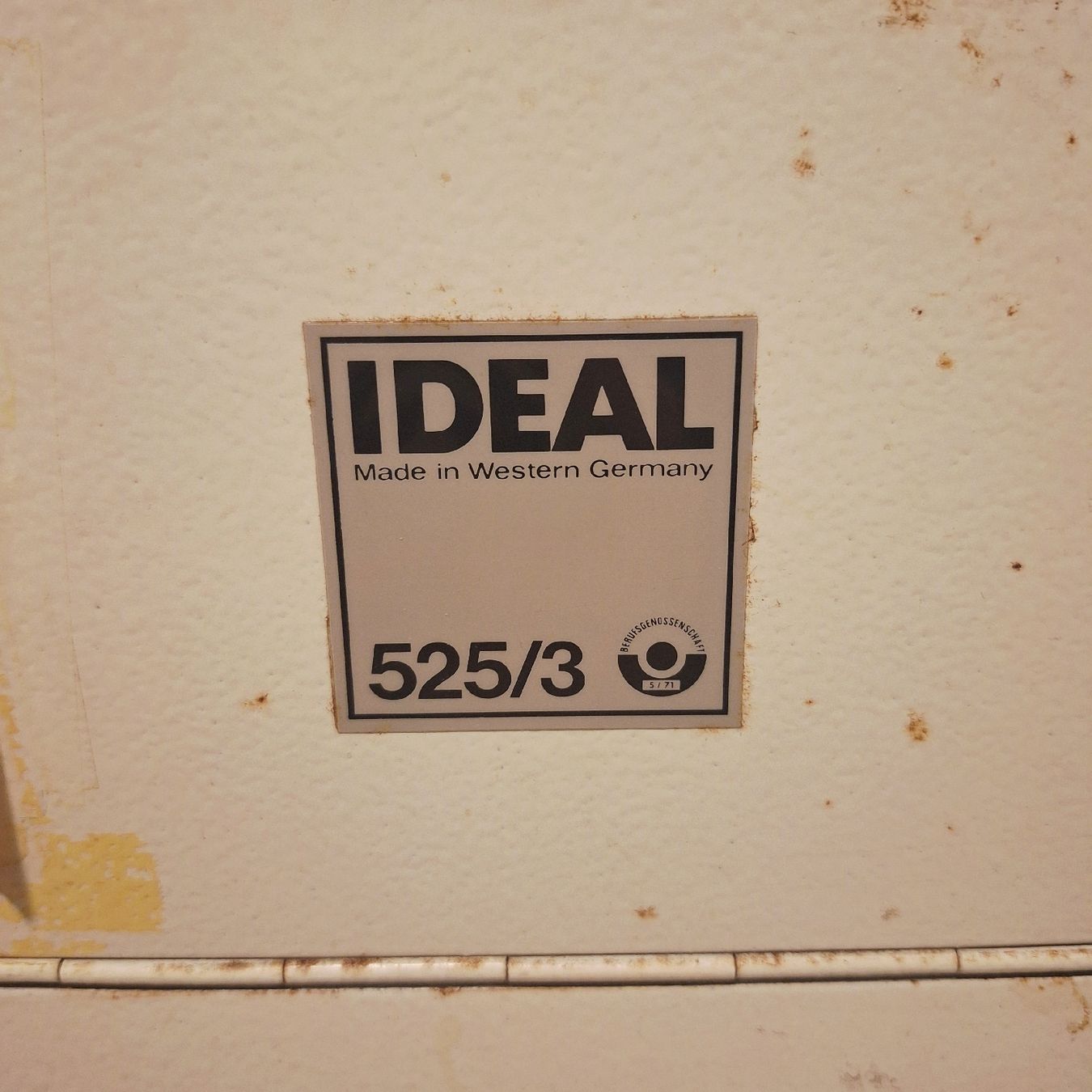Alle Maschinen: Schneidemaschine IDEAL 525/3 – Gebraucht aus Basel von Kunterbunt12 4