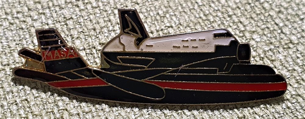 Pin's Aéronautique Aérospatiale Fusée Apollo 15 NASA
