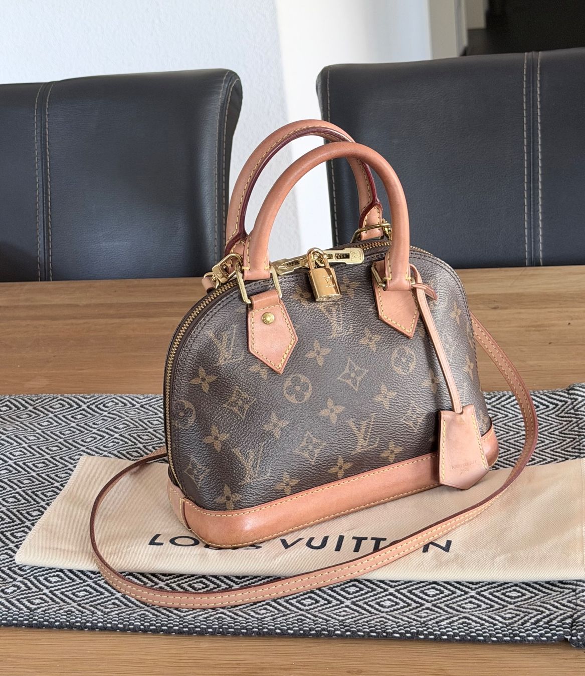 Louis Vuitton Taschen für Damen: Louis Vuitton Alma BB – Gebraucht aus Reinach AG von RobbisB 7
