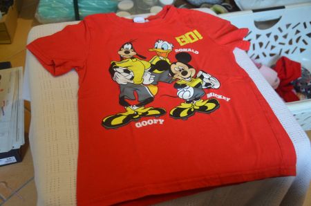 TAILLE 128 - T-SHIRT DISNEY