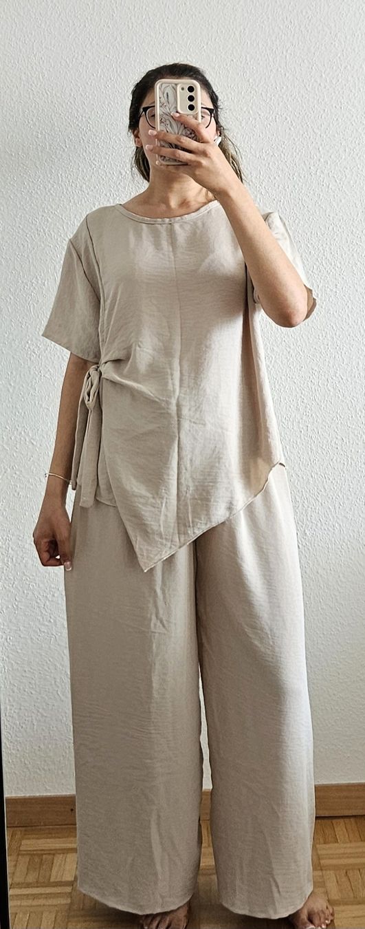 Lotti di vestiti: Ensemble beige NEUF jamais porté  – Nuovo e nell'imballaggio originale da Nyon venduto da nay_y72c