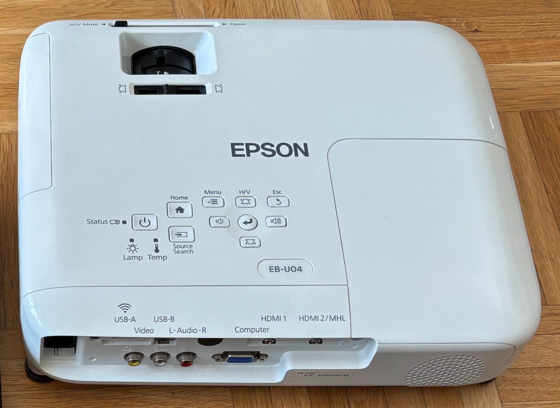 Epson Proiettori: EPSON EB-UO4 Beamer + WiFI Extension + Apple USB C - HDMI – Usato da Kilchberg ZH venduto da spa_2xmp 5