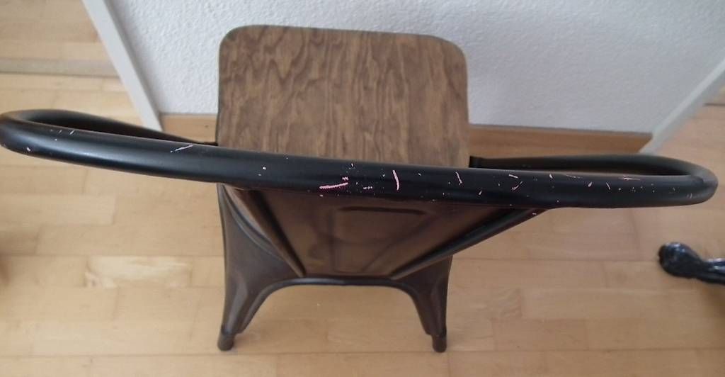 Stühle: Klasiker Metallstuhl  mit Holz   schwarz – Gebraucht aus Kriens von IsabelleW0102 4
