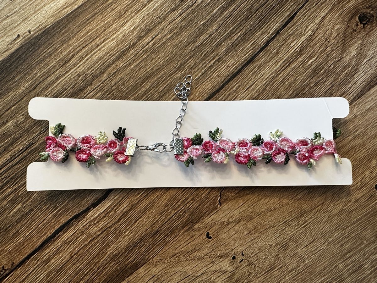 Sonstiger Schmuck: Spitzen-Chocker mit Blumenmuster (Halskette) – Neu (gemäss Beschreibung) aus Siebnen von luana_cataleya 1