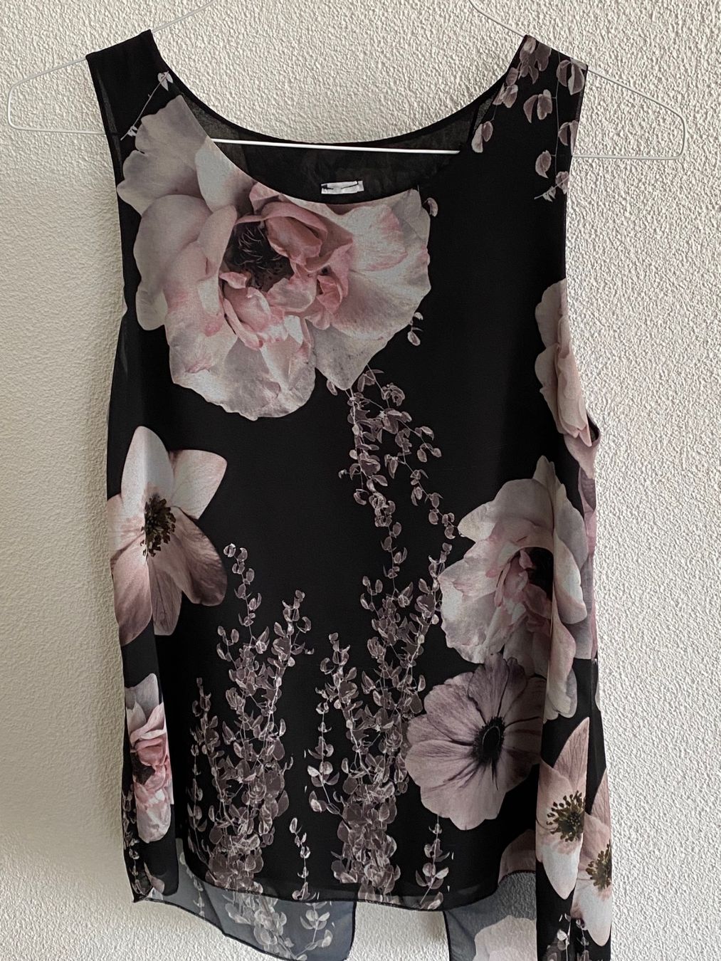 Tops: Sommerliches Top mit Blumenmuster, Grösse 40 – Gebraucht aus Hunzenschwil von heb_blr9