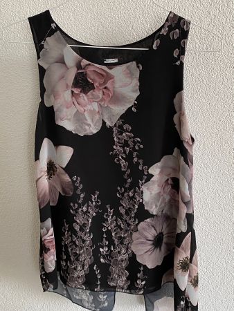 Sommerliches Top mit Blumenmuster, Grösse 40