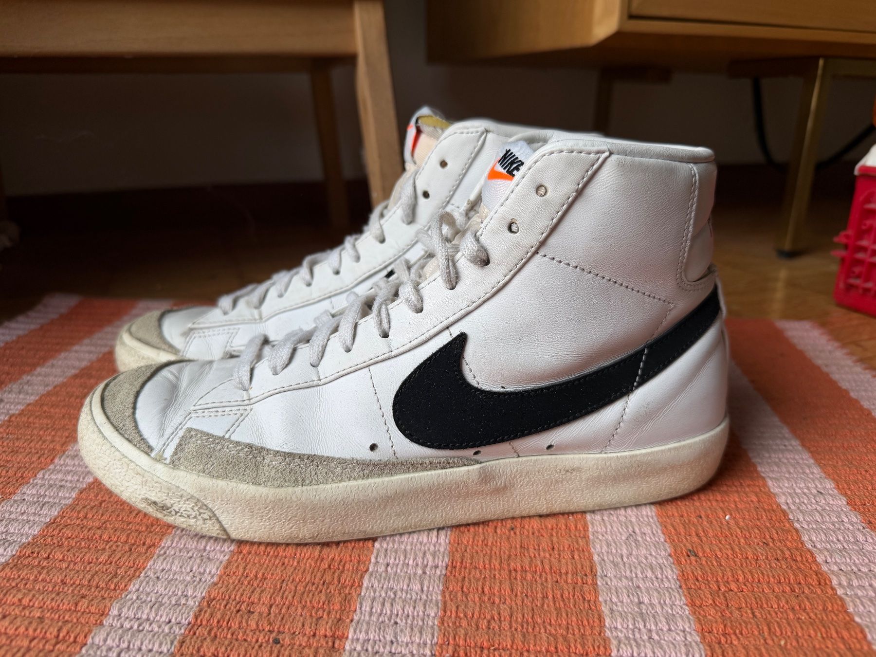 Nike Scarpe da uomo: Nike Blazer Mid 77 – Nuovo (secondo la descrizione) da Bern venduto da joanneagain