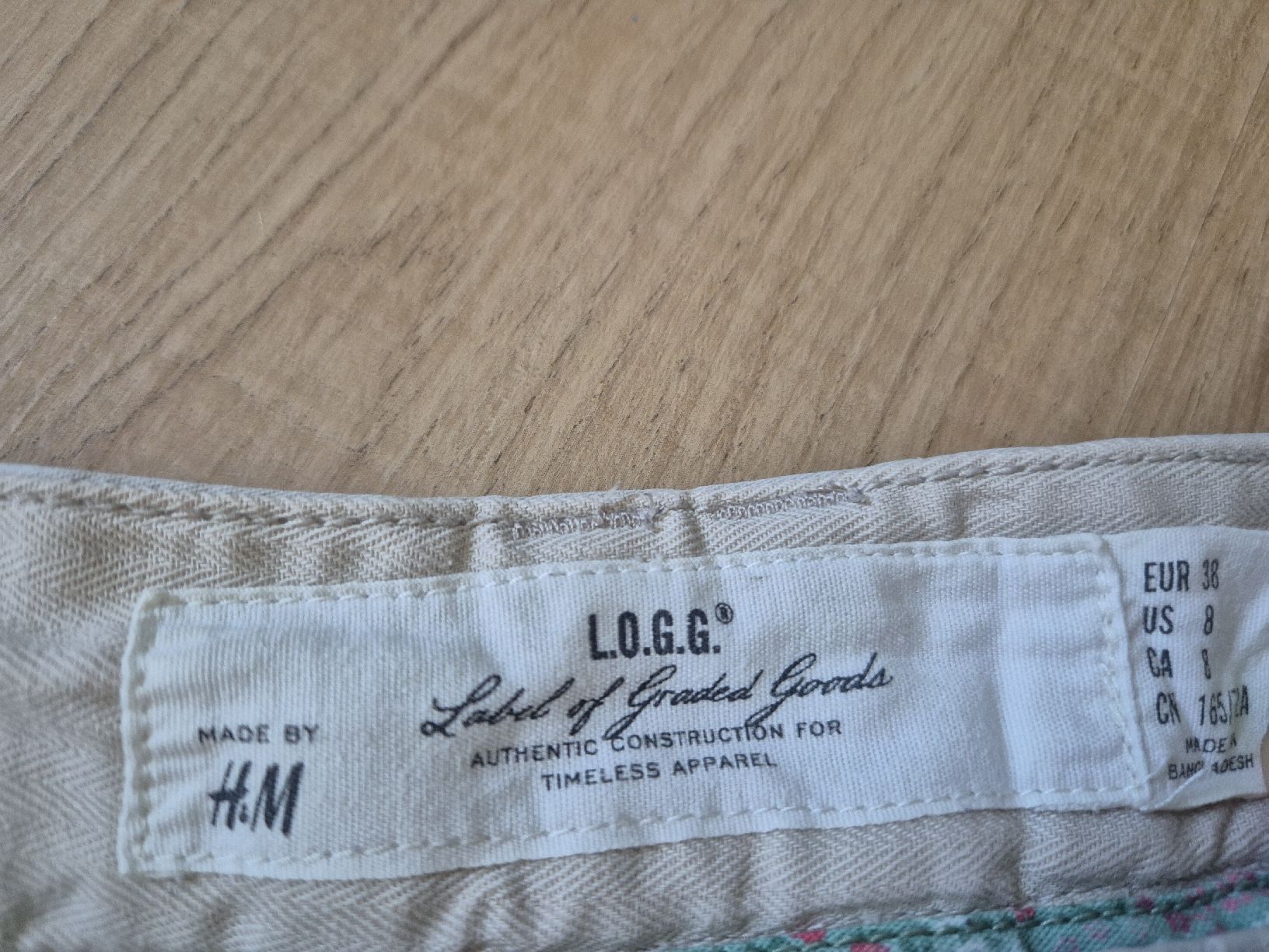 H&M Pantaloni: H&M Damen Hose, beige, Gr. 38 – Usato da Adliswil venduto da Stardust11 1