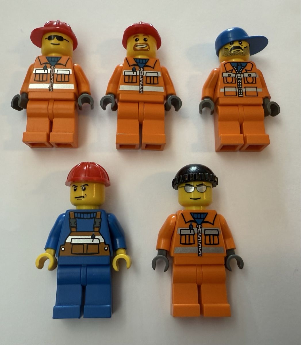 Lego Spielzeuge: 5 Stück Lego Figuren Bauarbeiter – Gebraucht aus Rheinfelden von zim_2hqc 1