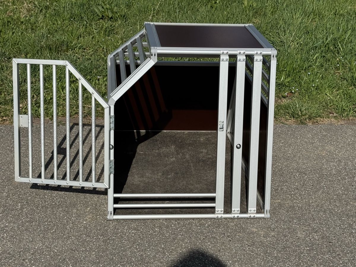 Cages, transport & sécurité: Auto-Hundebox Schmidt – D'occasion à Gutenswil par Fiorellina2 2