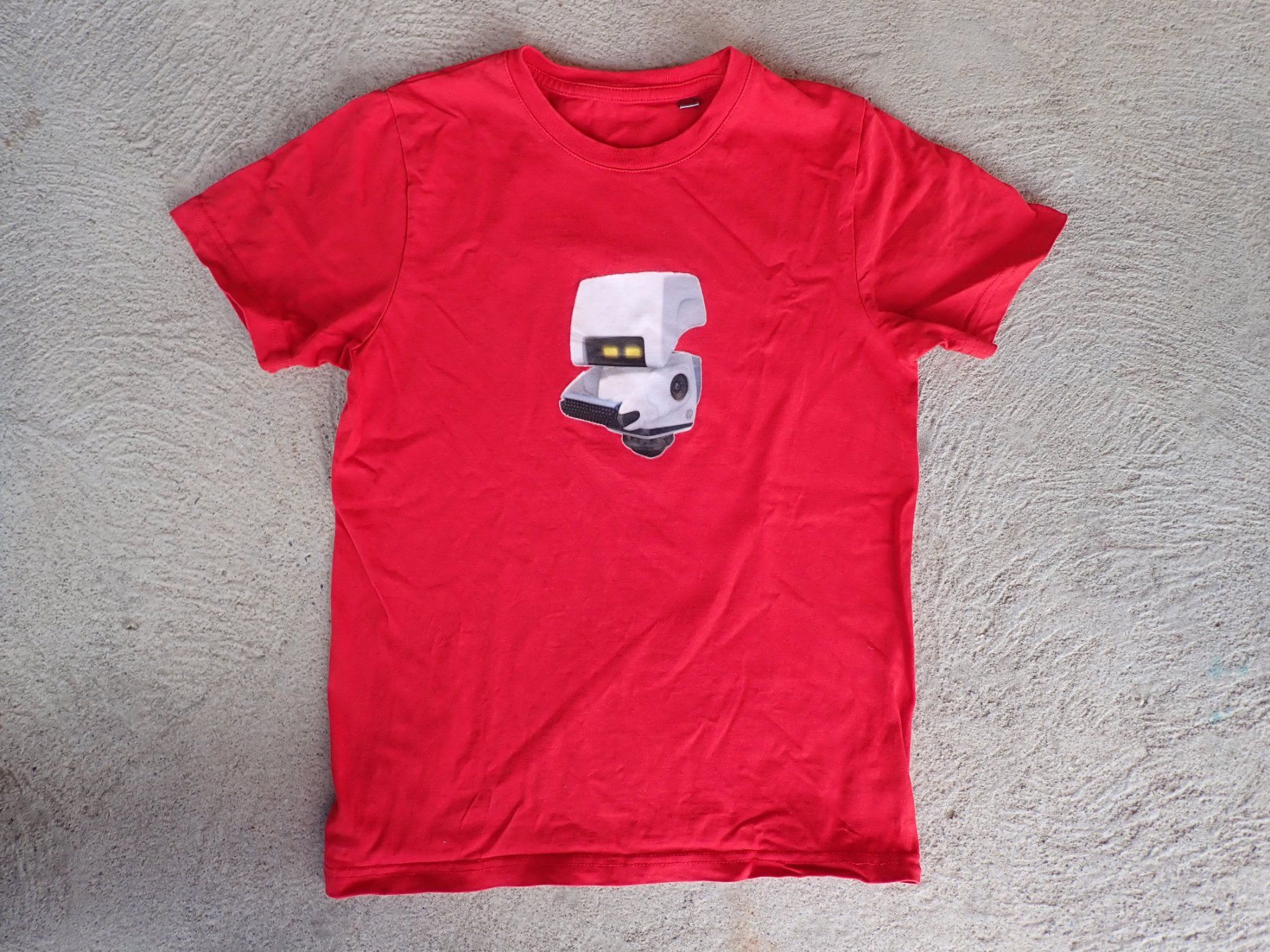 T-shirt: T-Shirt rot M-O ("Wall-E")  9-11Y Kult! – Usato da Langnau i. E. venduto da chebsli