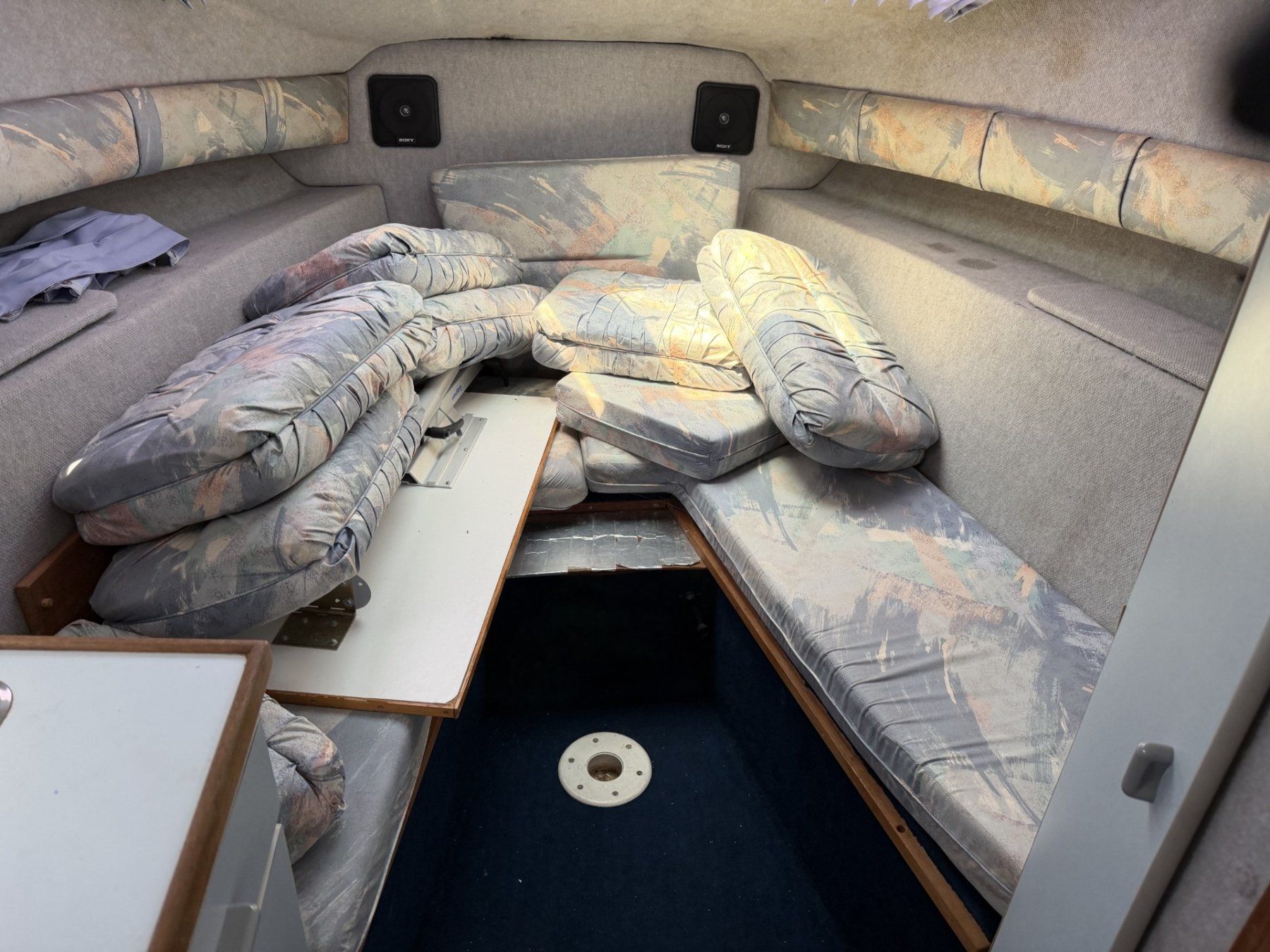 Bayliner Barche: BAYLINER AVANTI SPORT 250 – Usato da Avenches venduto da BOOTTRANSPORTE 4