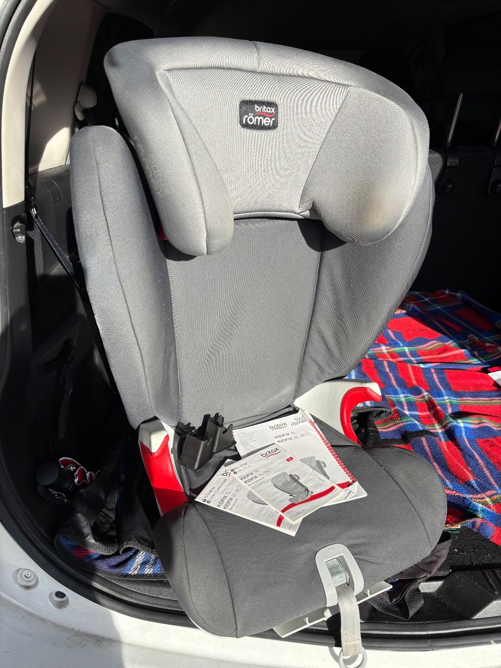 Britax Römer Seggiolini per auto: Kindersitz Britax Römer KIDFIX SL – Usato da Embrach venduto da gapang