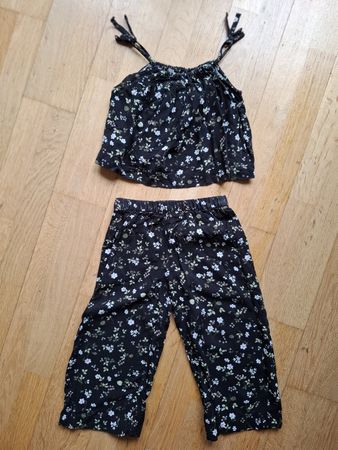 Sommerliches Blumen Set, Top und Hose, Grösse 98