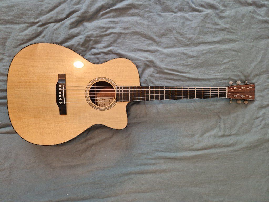 Musikinstrumente: 2015 Circa OM Cutaway Madagaskar/Adirondack – Gebraucht aus Würenlingen von brianlcox 1