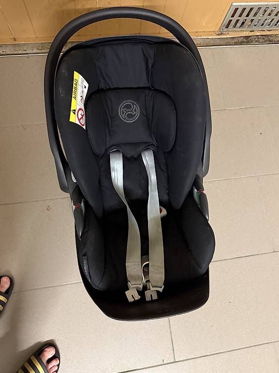 Auto-Kindersitze: CYBEX Cloud T i-Size Babyschale MIT base als Autokindersitz – Gebraucht aus Olten von honey_ink 1