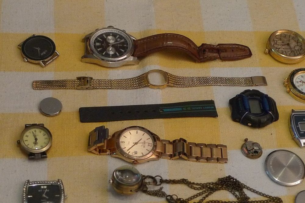 Orologi: UHRENTEILE-NR.1 – Difettoso da Bern venduto da bn1640 1