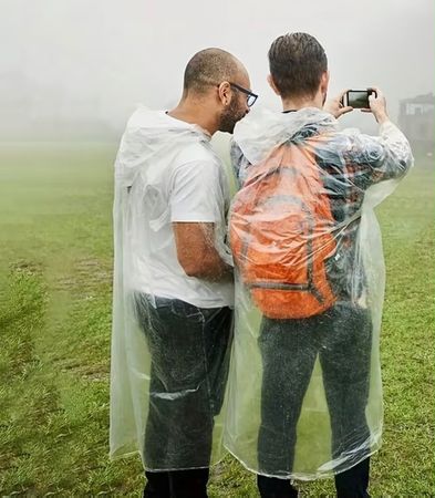 Einweg-Regenmantel Neu ungeöffnet 90 Stk.