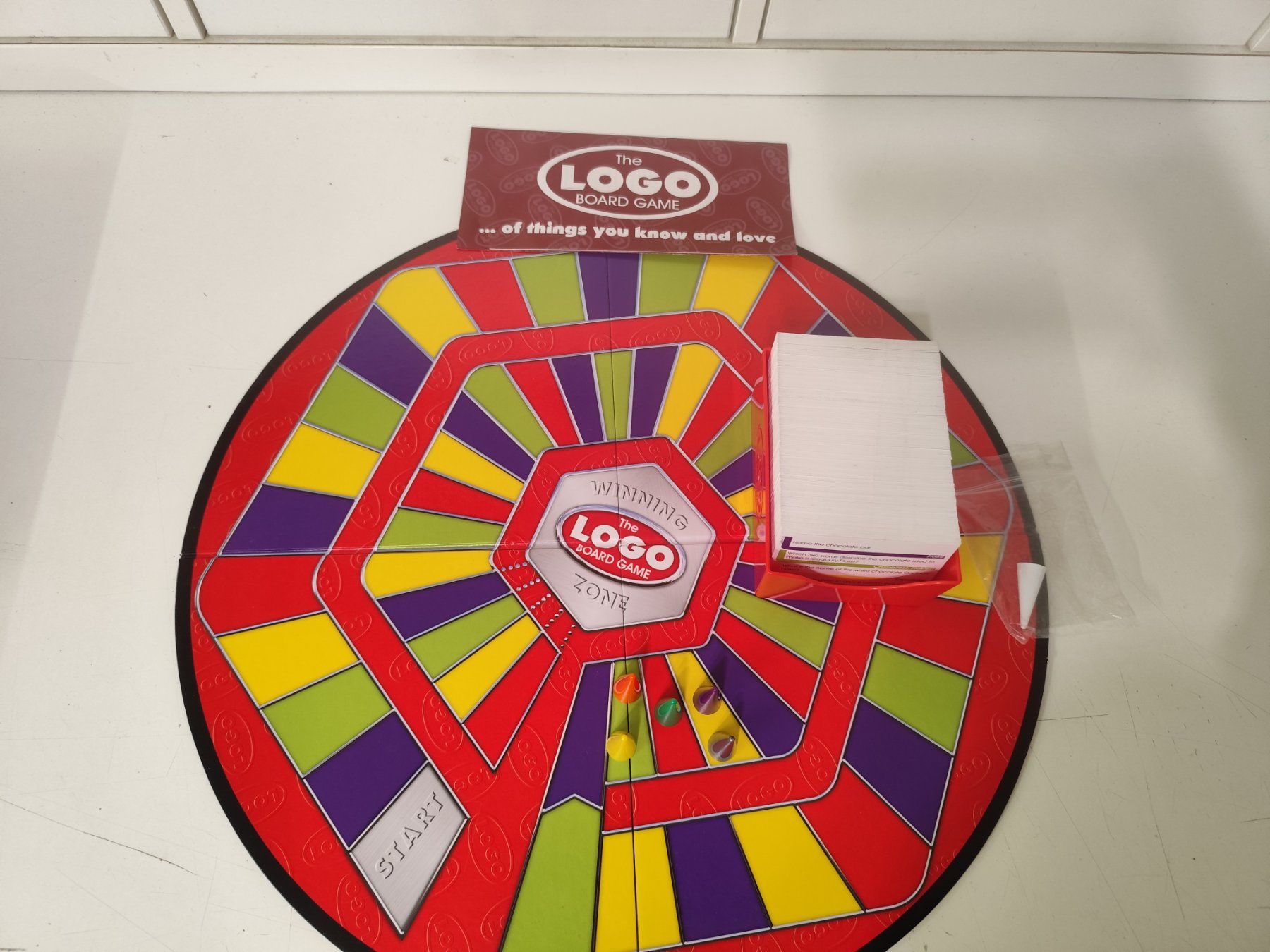 Jeux: THE LOGO BOARD GAME – D'occasion à Uster par NEVERLASTTRADING 3