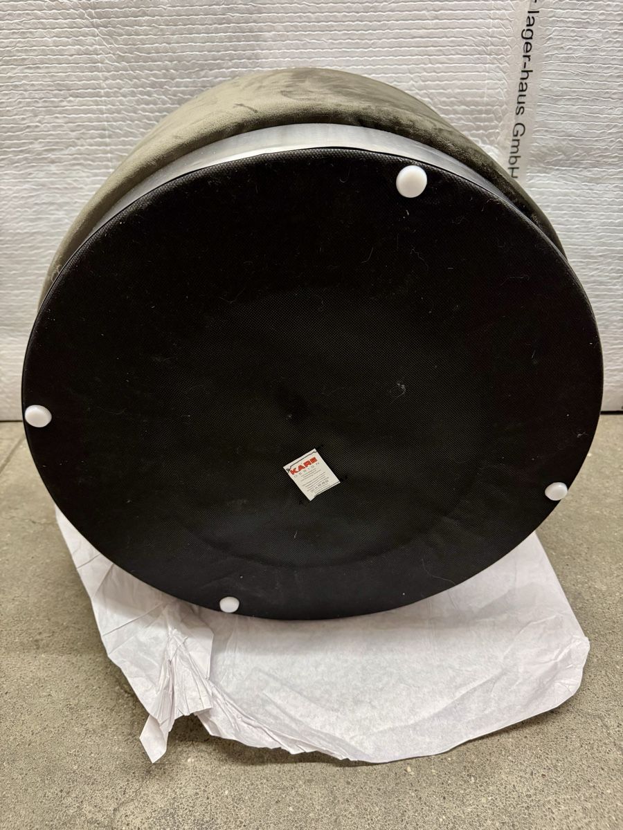Kare Sgabelli: Kare Design Hocker / Pouf, grauer Samt, Metallfuss, – Usato da Zürich venduto da Nobs1 5