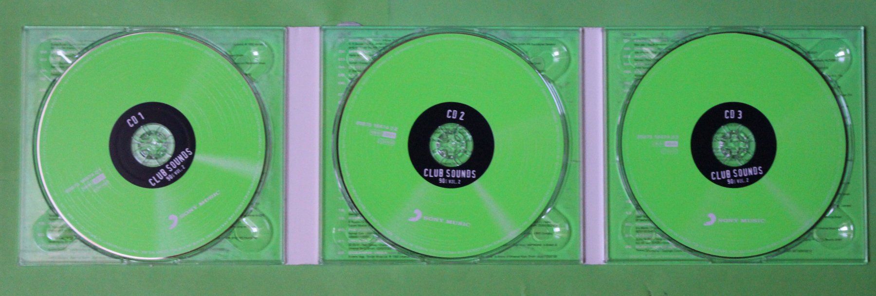 CDs: Club Sounds 90s Volume 2 3CD – Gebraucht aus Tübach von JamesStone 3