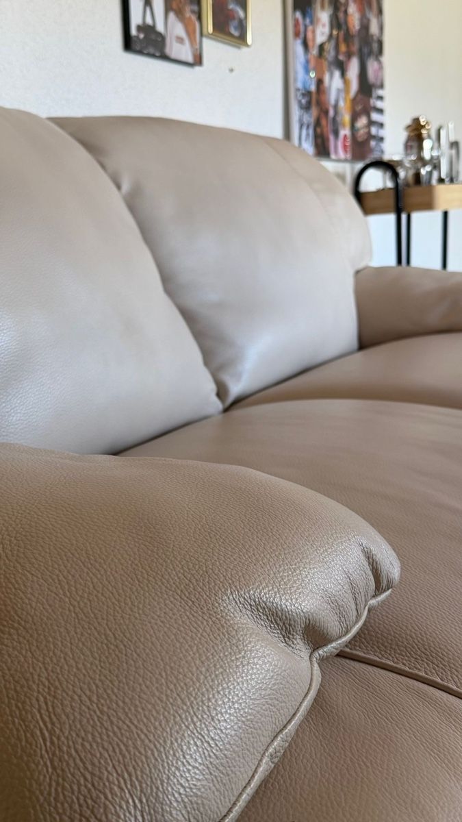 Divani: Leder Sofa – Usato da Kriessern venduto da Kramar12 3