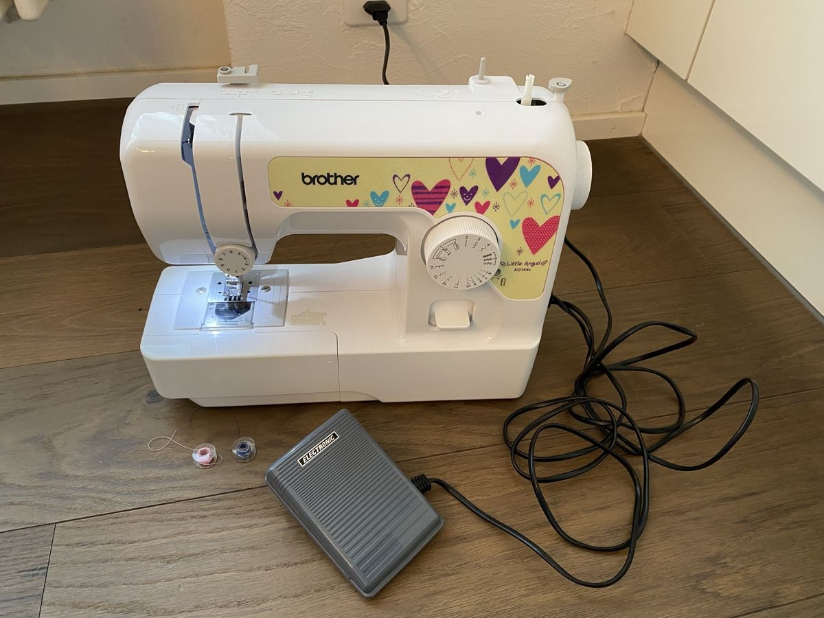 Tutte le macchine: Brother KD144S Little Angel – Usato da Winterthur venduto da tanscha 1