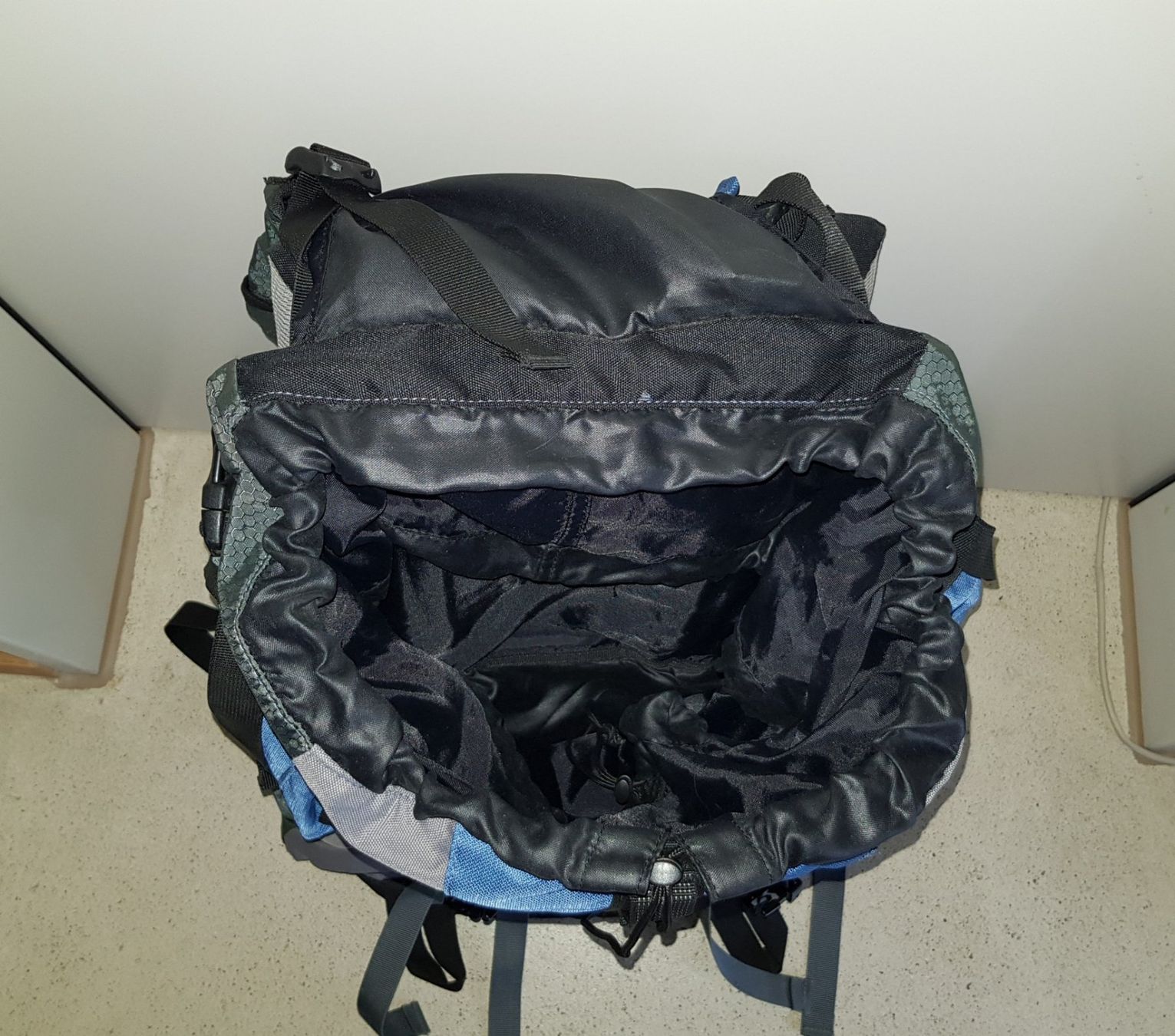 Deuter Zaini: Deuter Nepal 60+10 L Wanderrucksack – Usato da Basel venduto da fafa68 6