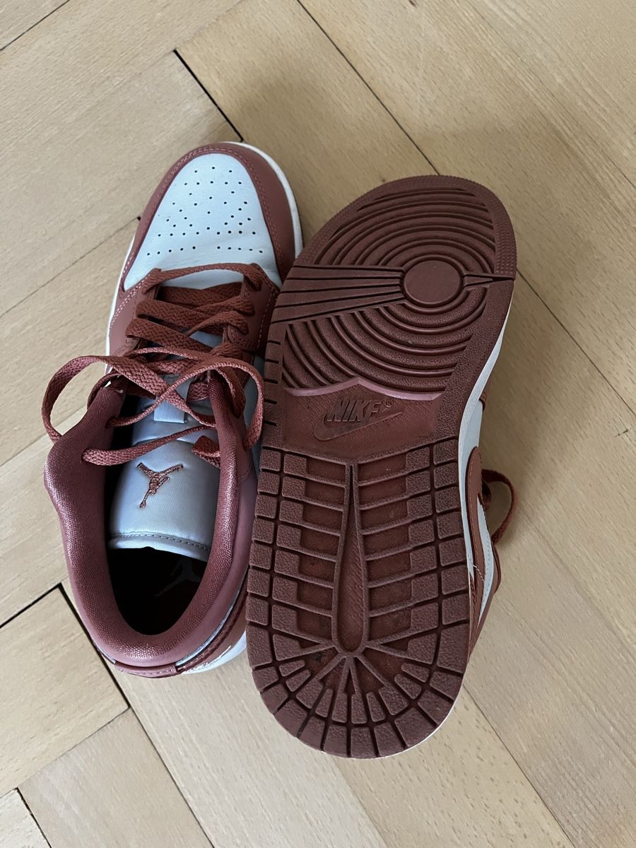 Jordan Scarpe da donna: Nike Air Jordan 1 Low – Usato da St. Gallen venduto da Asever___ 2