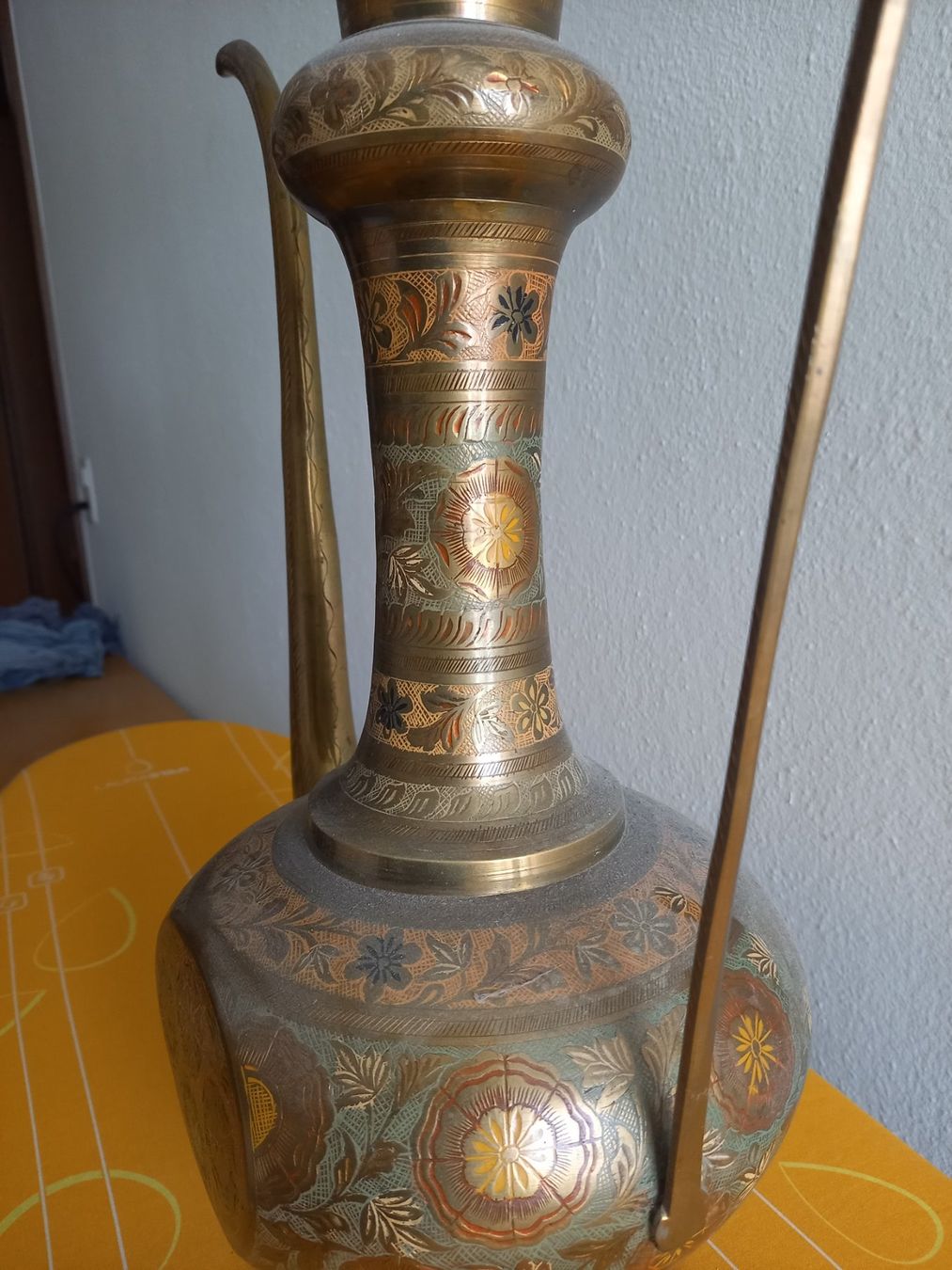 Karaffen: Messingkrug – Gebraucht aus Gamprin von William58 2