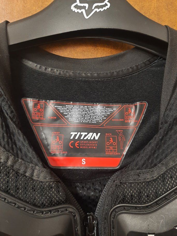 Protections: Fox Titan S – D'occasion à Gingins par danolive 2