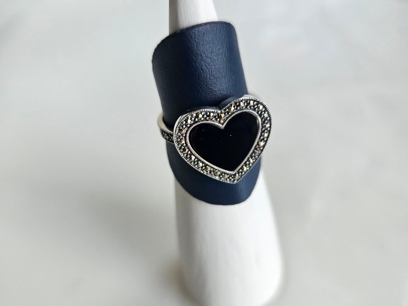 Anelli: Herz Ring aus Silber mit Onyx Grösse 56 – Nuovo (secondo la descrizione) da Winterthur venduto da ste_tcx5 1