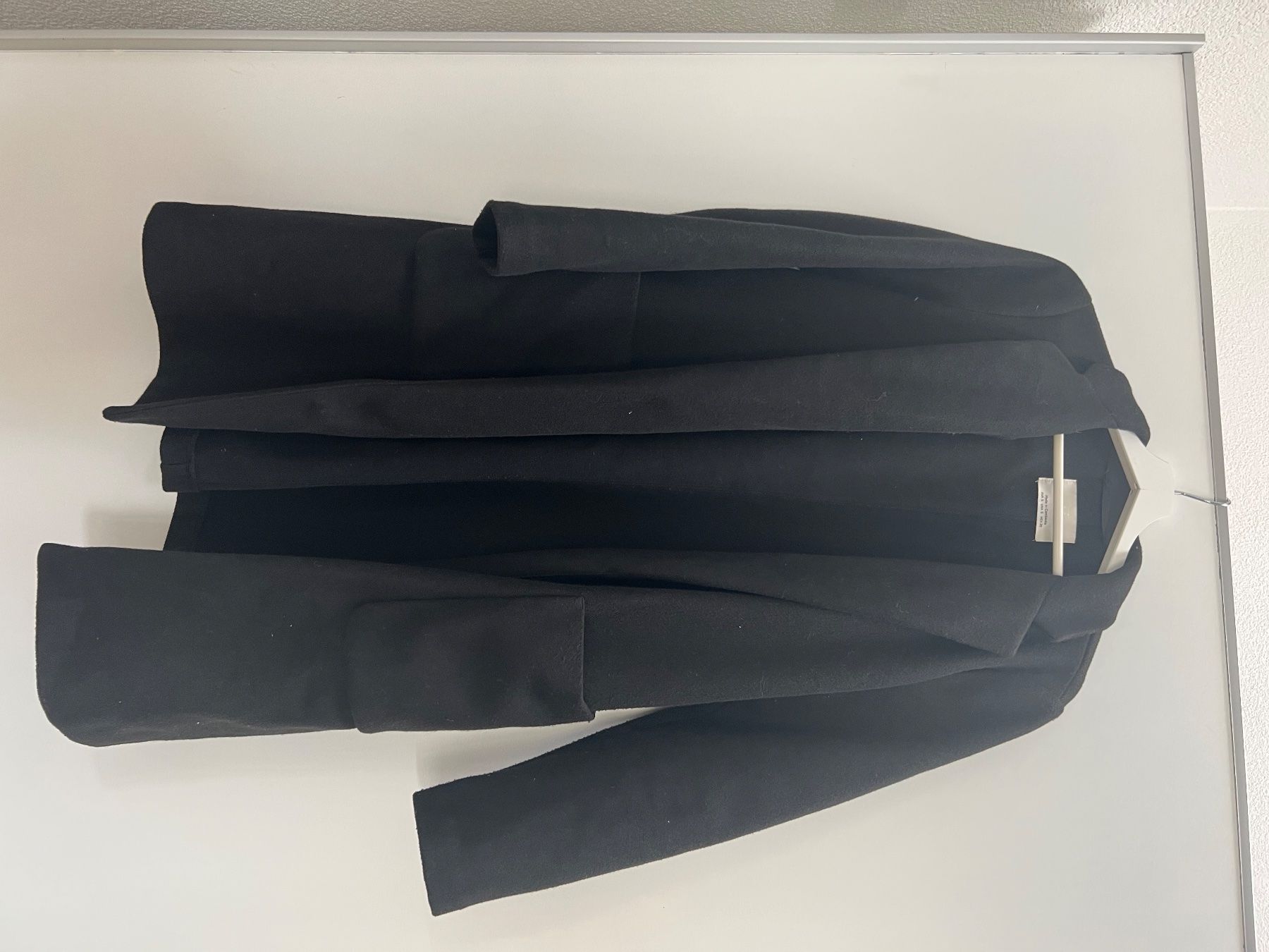 Cappotti: Mantel, Pull and Bear – Usato da Luzern venduto da sydney01.