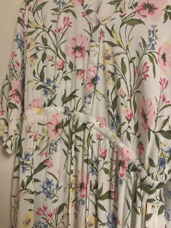 2 Sommerkleider Blumenmuster weiss/blau Gr. M/L wie neu