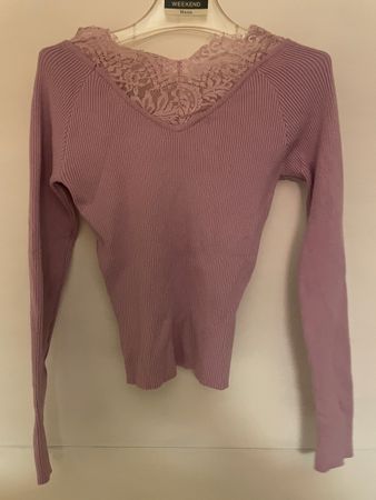 Damenpullover mit Spitzendetails Gr. S