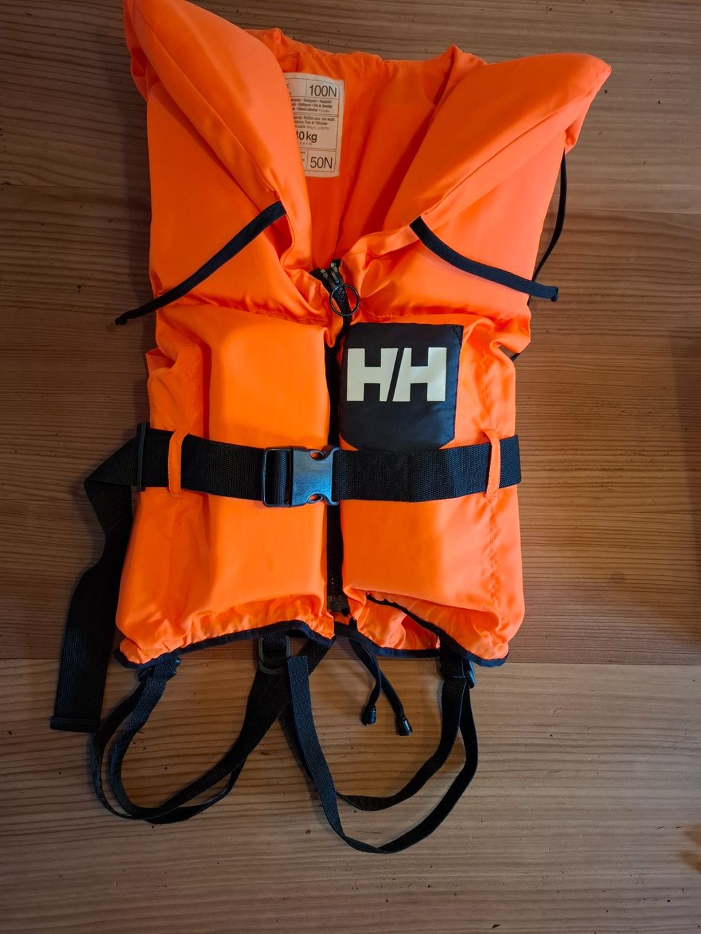 Helly Hansen Giubbotti di salvataggio: Schwimmweste, 30-40kg, Helly Hansen, orange – Usato da Bäretswil venduto da mickey100