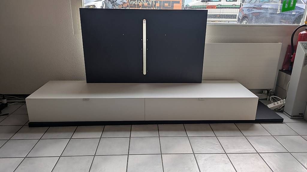 Cassettiere: Sideboard mit TV Halter – Usato da Sursee venduto da rot_ygv9 1