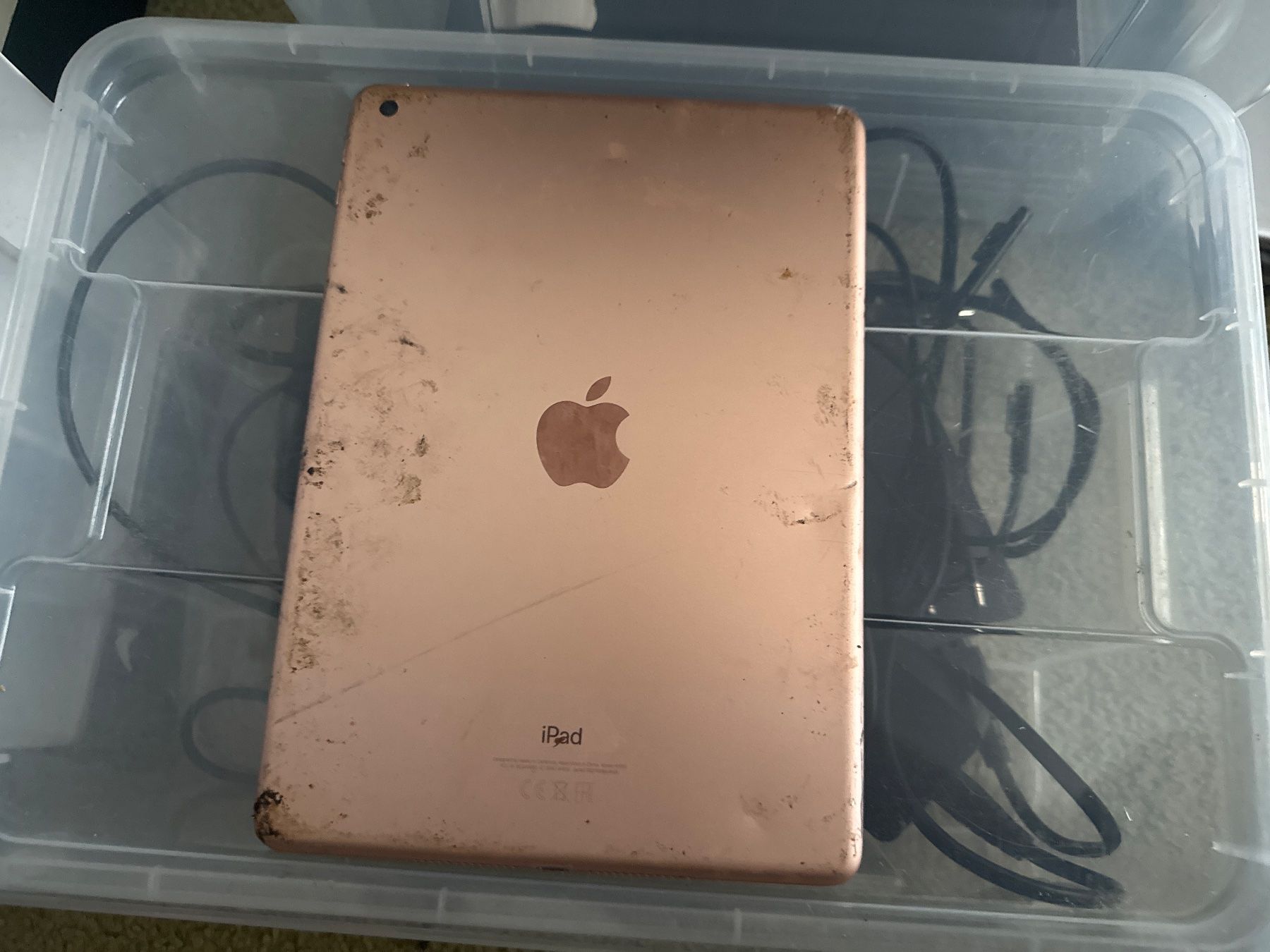 Apple Tablet PC: Ipad 6. Generation - A1893 - icloude – Defekt aus Olten von HoYa01