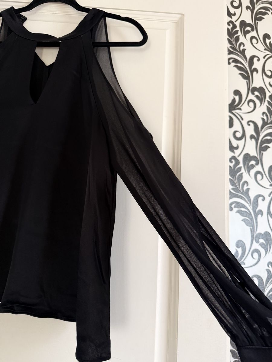 Camicette: Black Shoulder Top – Usato da Corsier-sur-Vevey venduto da Kristina.Nova 2