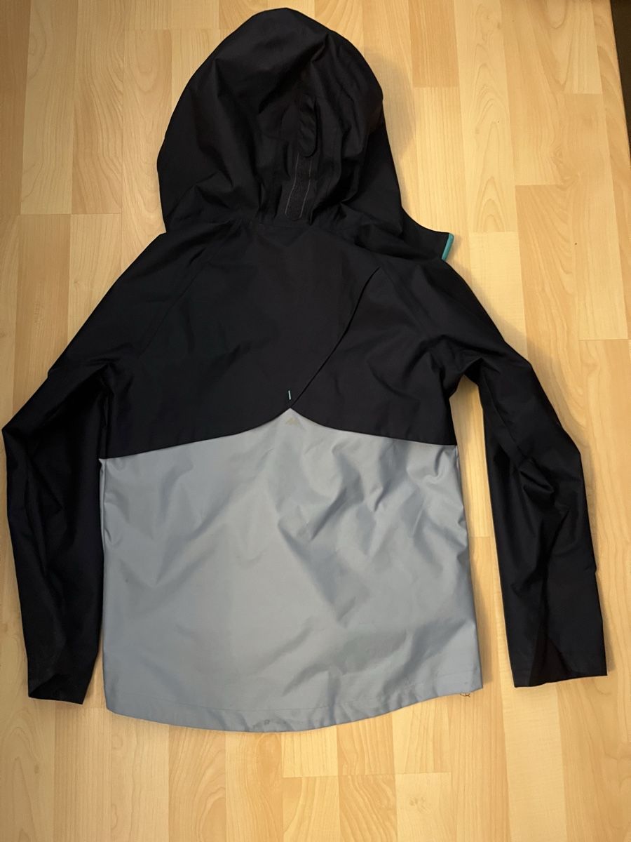 Decathlon Giacche & Cappotti: Quechua Waterproof Jacket, Size 10-11 Years, Great Condition – Usato da Emmenbrücke venduto da vic_nx9v 2