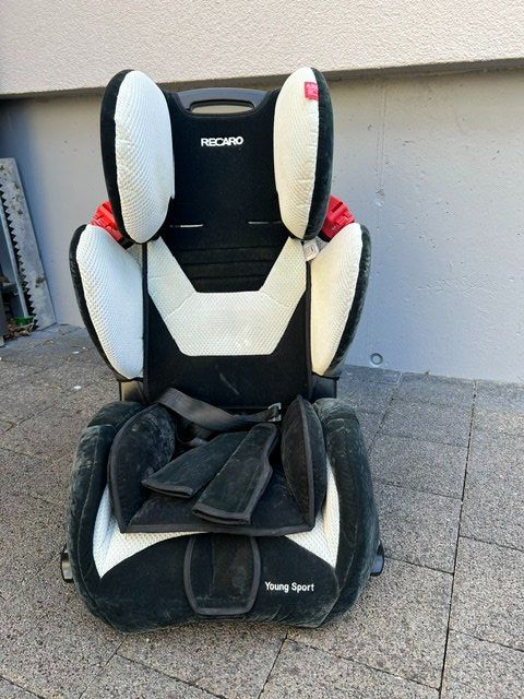 Recaro Auto-Kindersitze: Kinderautositz: Recaro Young Sport – Gebraucht aus Aadorf von Muffer77